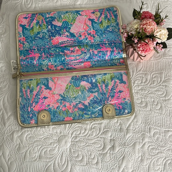 Lilly Pulitzer Travel Organizer in Print Fished My Wish, NWT. - Picture 2 of 7